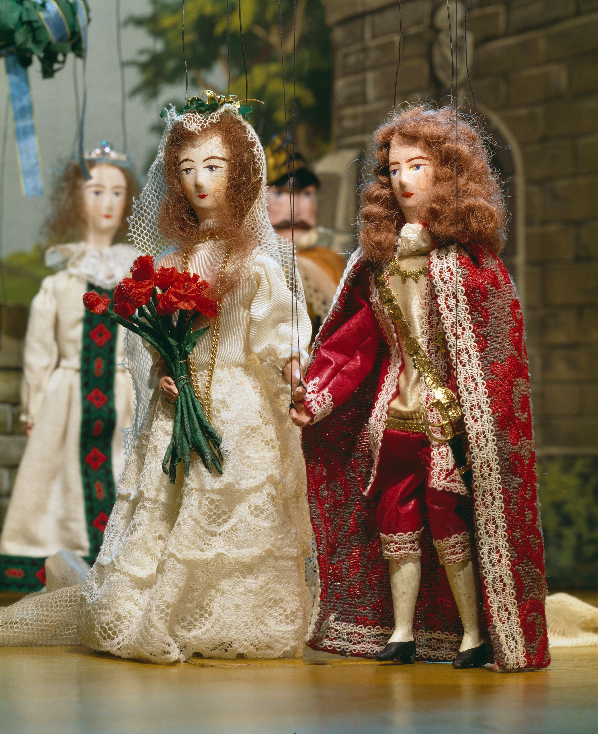 „Prinz Rosenrot und Prinzessin Lilienweiß“ – Poccis romantisches Zauberspiel ab 25. Oktober 2026 wieder auf dem Spielplan